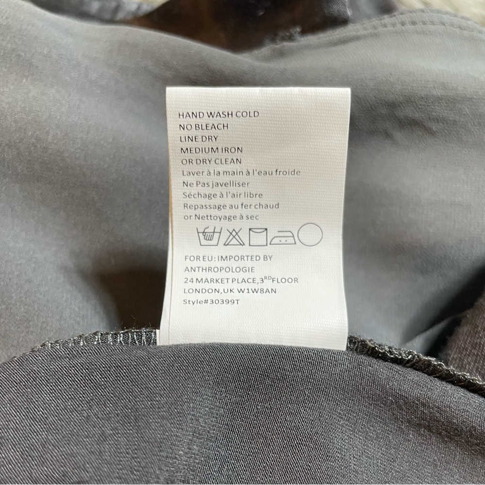 #0137 TINY Anthropology Dark Grey Button Front Silk Sleeve w/ Eyelet Details-M - Picture 6 of 7